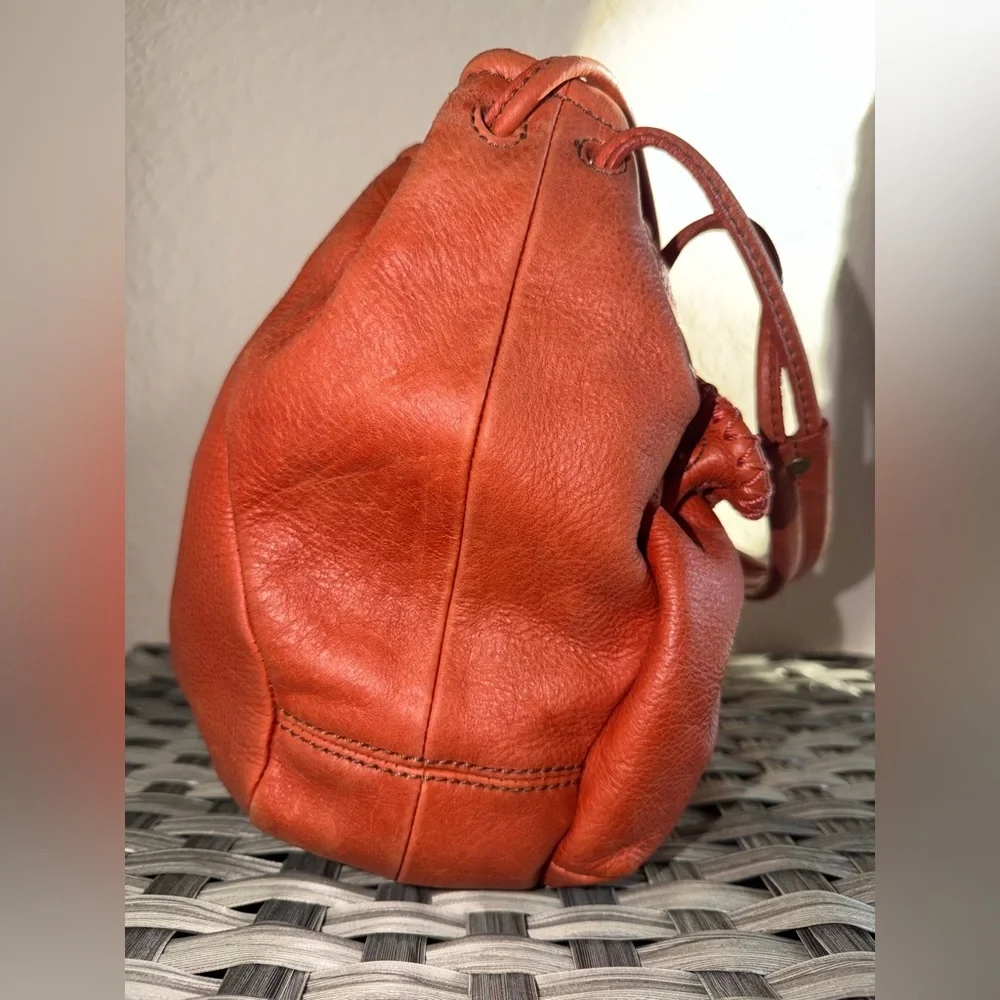 Nine West Vintage America Rust Leather Drawstring Shoulder Bag Floral Lining - Picture 7 of 16